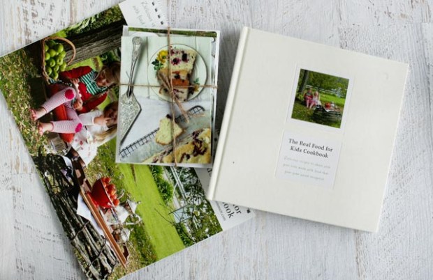 Eloise Emmett Gift Cards, Book and calendar (1 of 1)