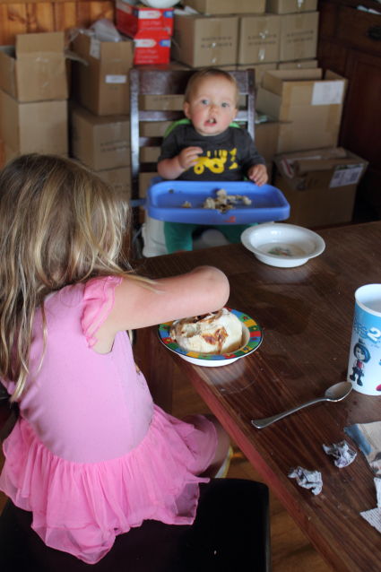 oscar and steph557.JPG