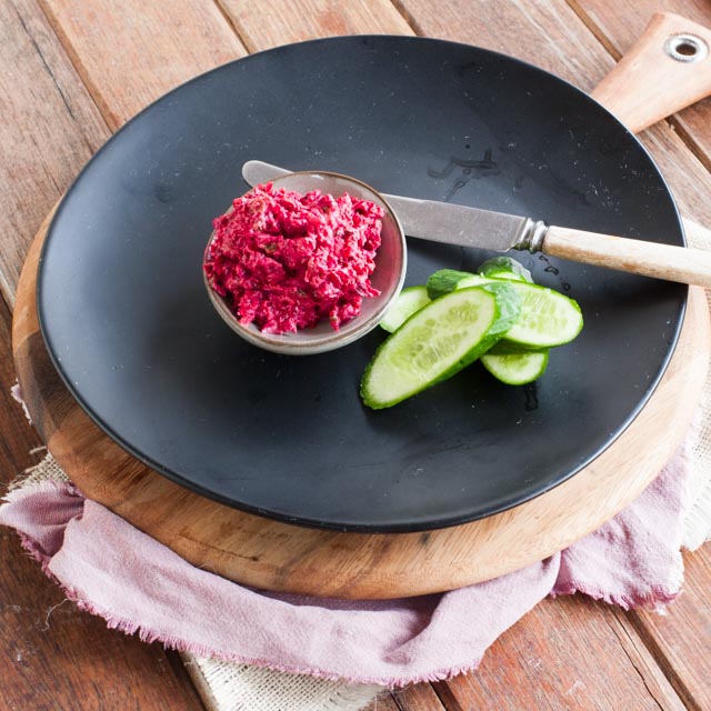 beetroot dip (1 of 1)